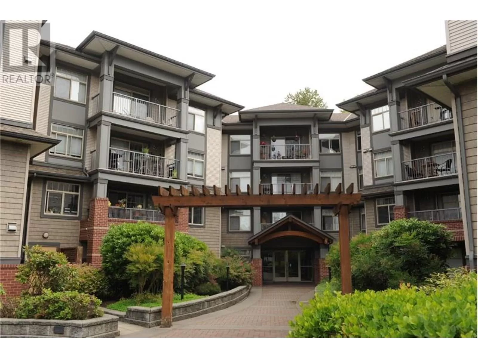 Apartment for rent: 402 12020 207a Street, Maple Ridge, British Columbia V2X 8V2