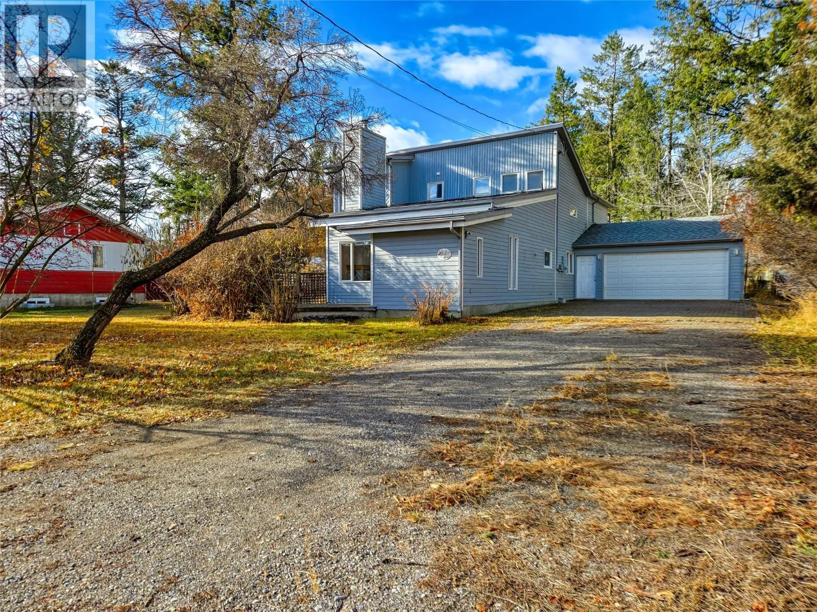 House for rent: 402 12th Avenue, Invermere, British Columbia V0A 1K0