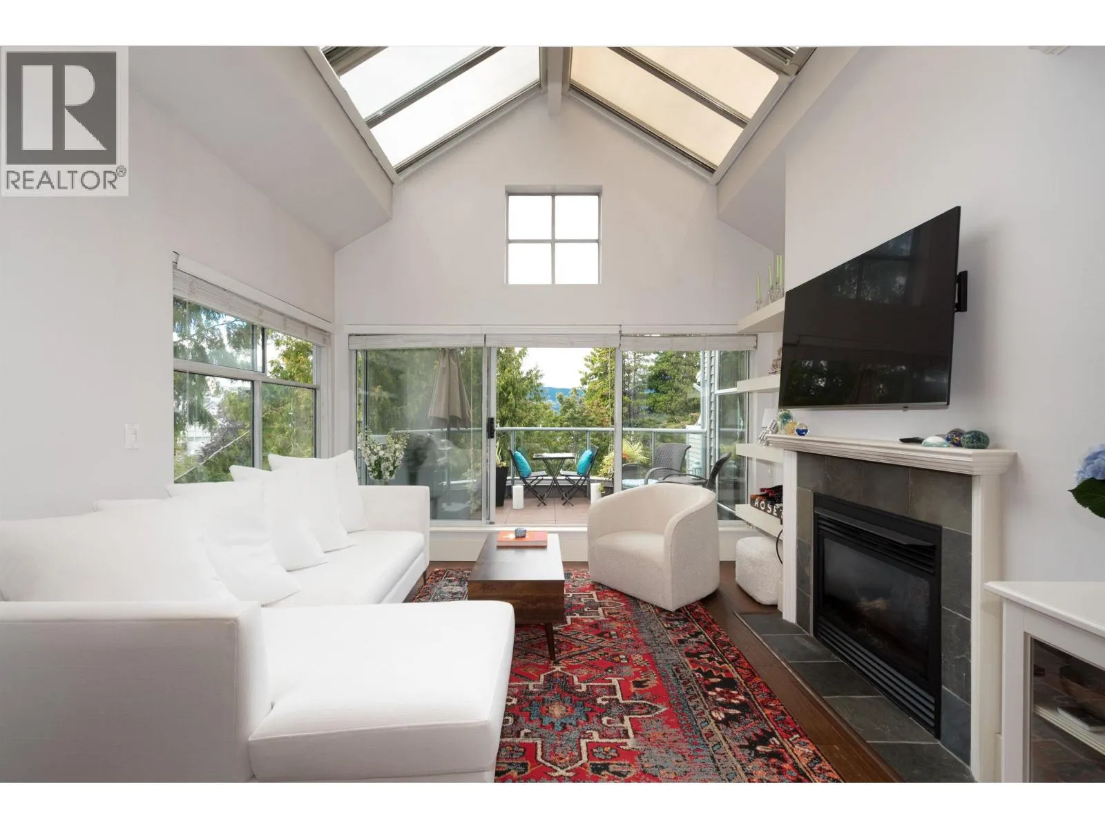 Apartment for rent: 402 2250 W 3rd Avenue, Vancouver, British Columbia V6K 1L4