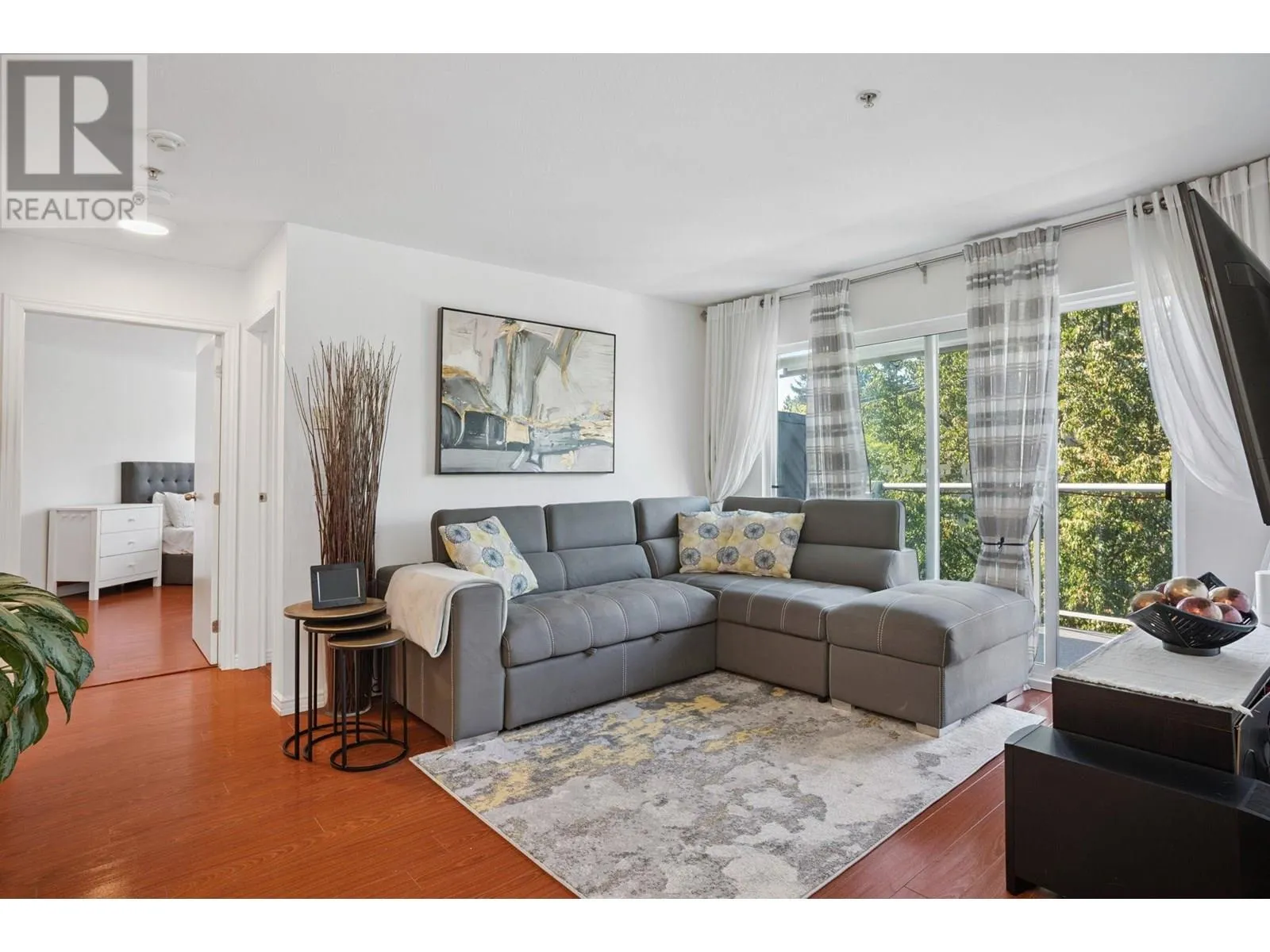 Apartment for rent: 402 2983 Cambridge Street, Port Coquitlam, British Columbia V3B 7N7