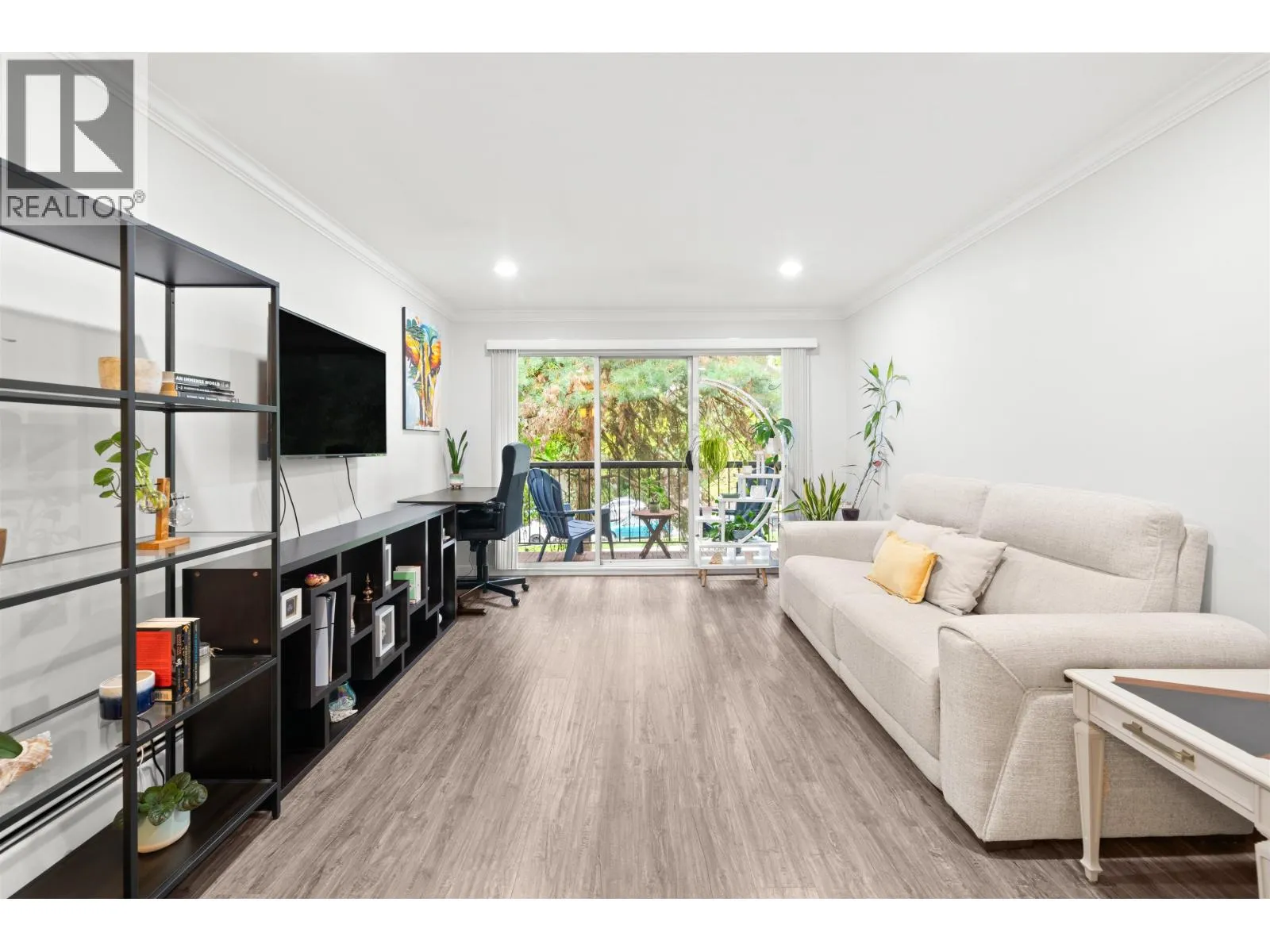 Apartment for rent: 402 428 Agnes Street, New Westminster, British Columbia V3L 1G1