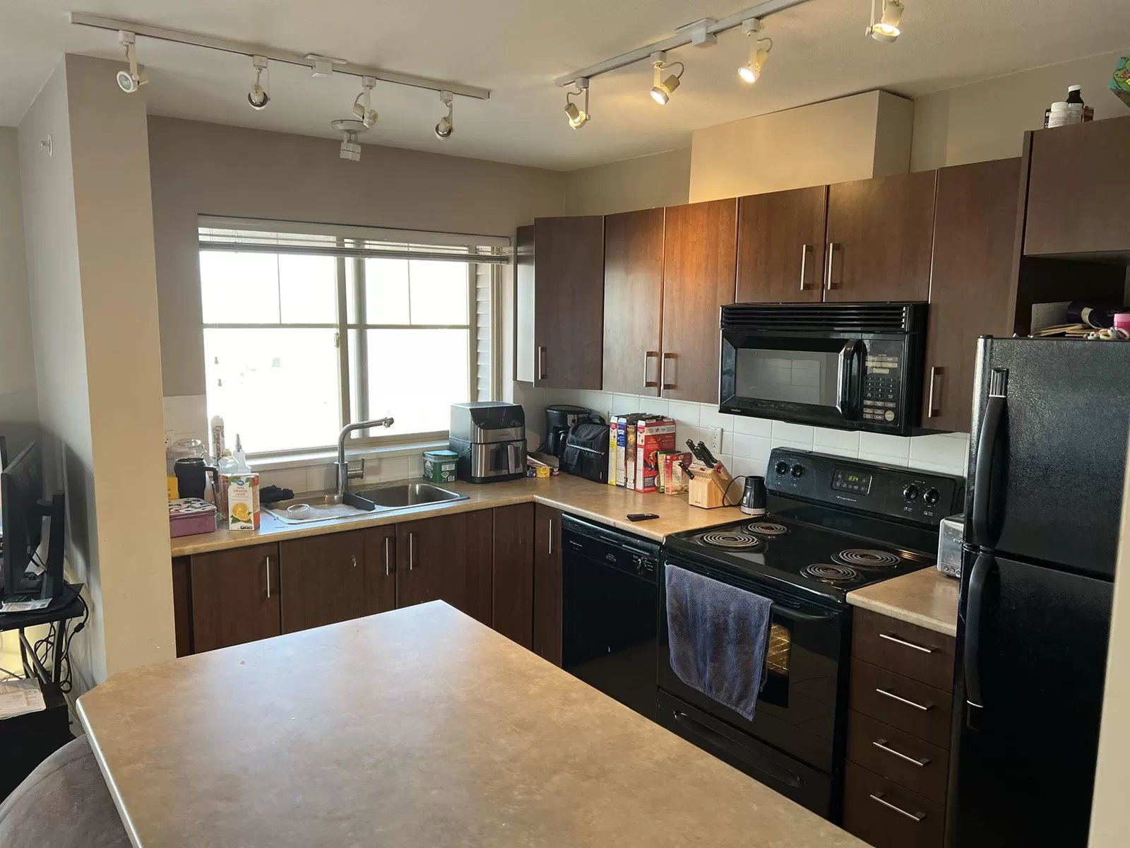 Apartment for rent: 402 45561 Yale Road|chilliwack Proper South, Chilliwack, British Columbia V2P 0A8