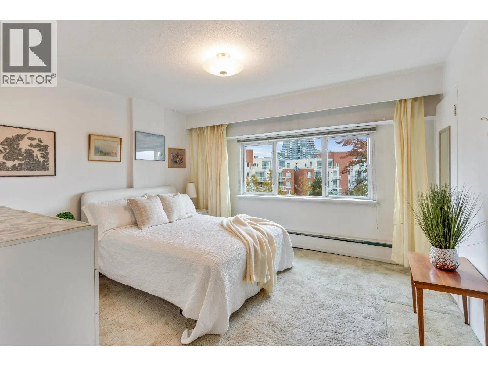 Apartment for rent: 402 6026 Tisdall Street, Vancouver, British Columbia V5Z 3N2