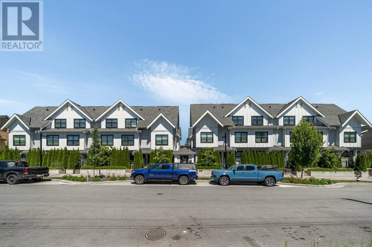 Row / Townhouse for rent: 402 6933 Arcola Street, Burnaby, British Columbia V5E 1H5