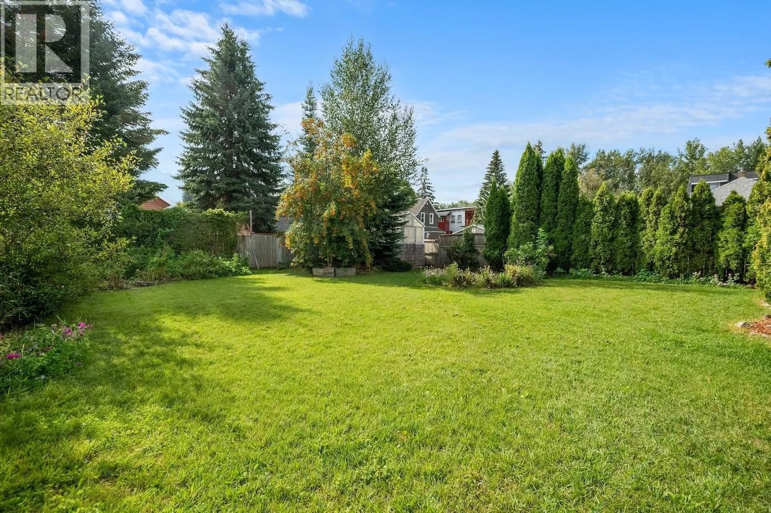 House for rent: 402 6a Avenue, Fernie, British Columbia V0B 1M0