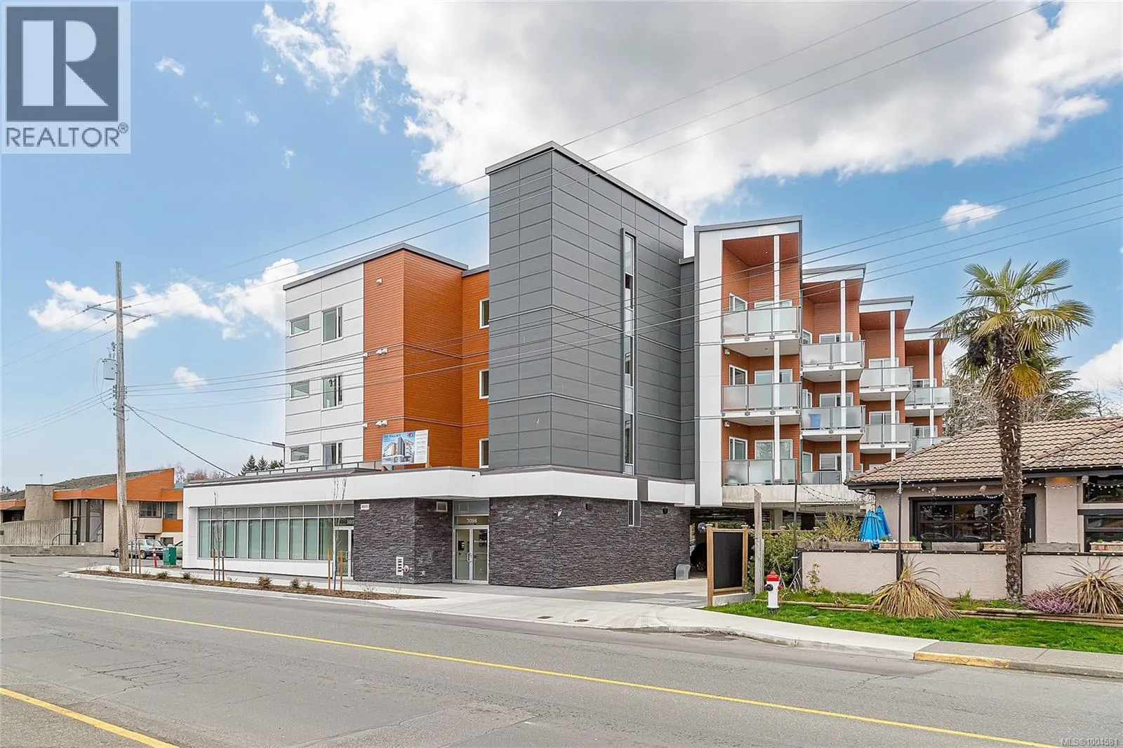 Apartment for rent: 402 7098 Wallace Dr, Central Saanich, British Columbia V8M 1G9