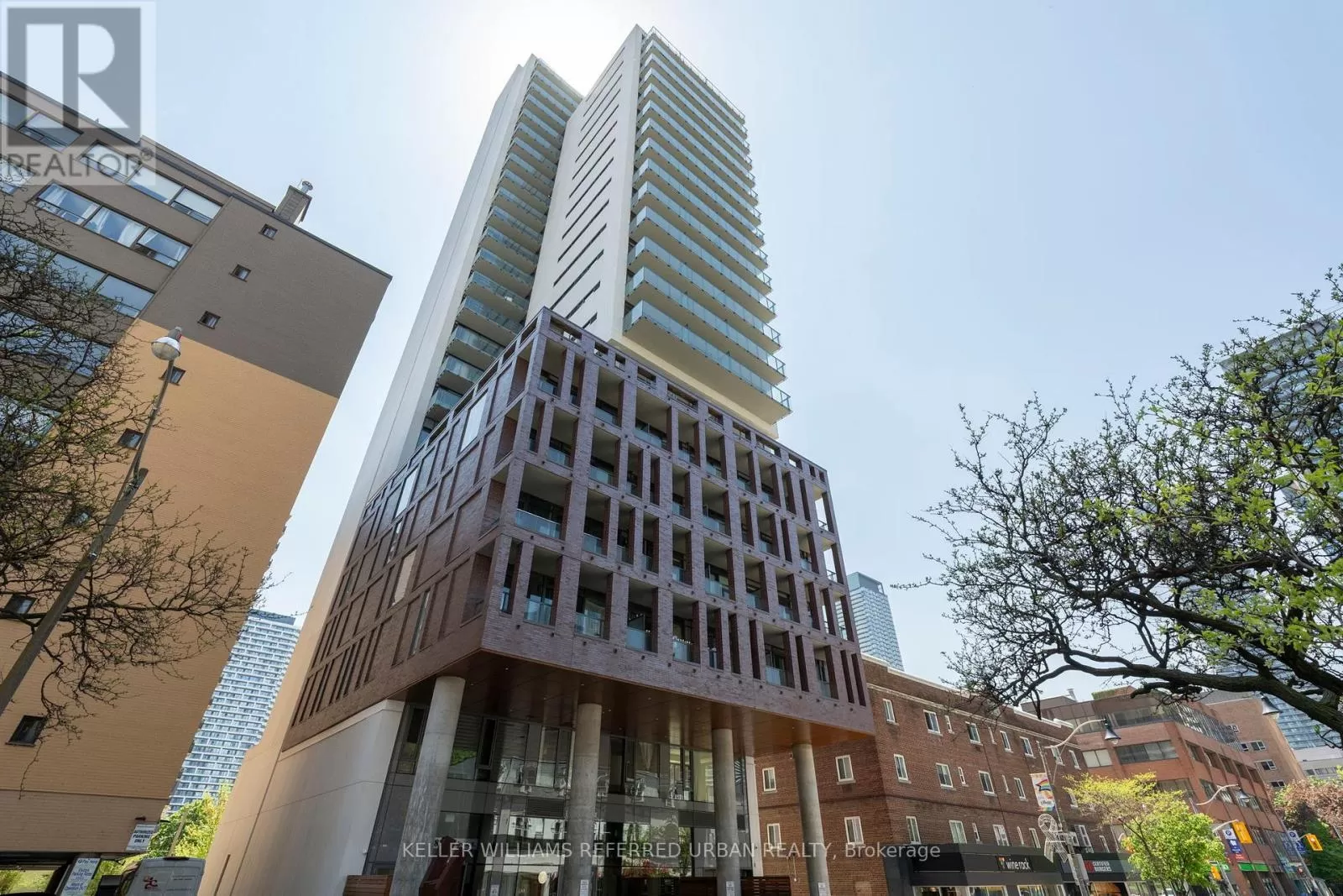 Apartment for rent: 402 - 81 Wellesley Street E, Toronto, Ontario M4Y 0C5