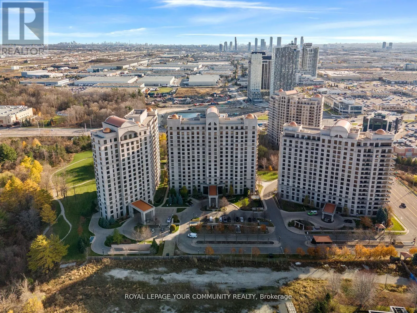 Apartment for rent: 402 - 9245 Jane Street, Vaughan, Ontario L6A 0J9