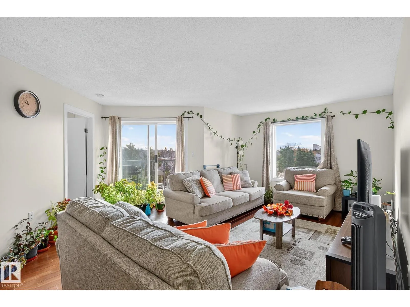 Apartment for rent: #402 9620 174 St Nw, Edmonton, Alberta T5T 6B9