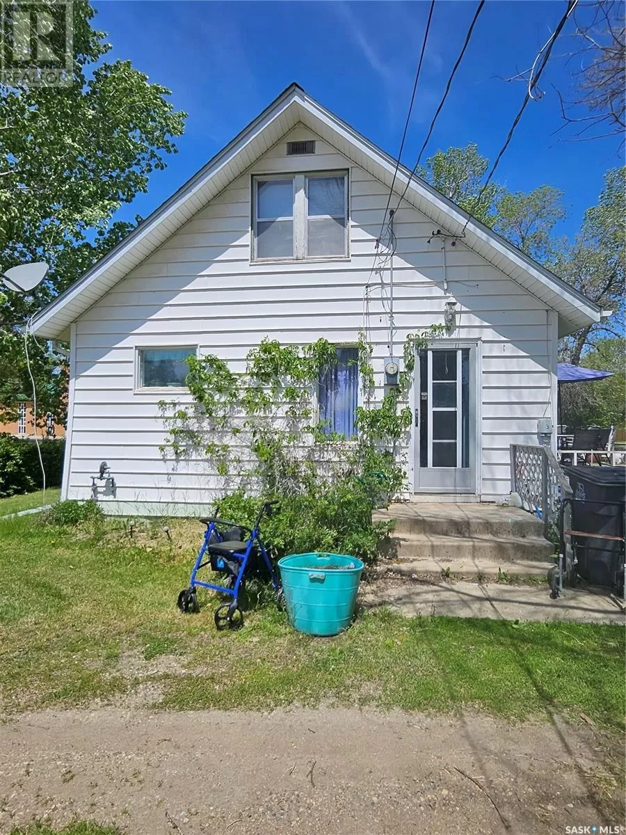 House for rent: 402 Saskatchewan Avenue, Torquay, Saskatchewan S0C 2L0