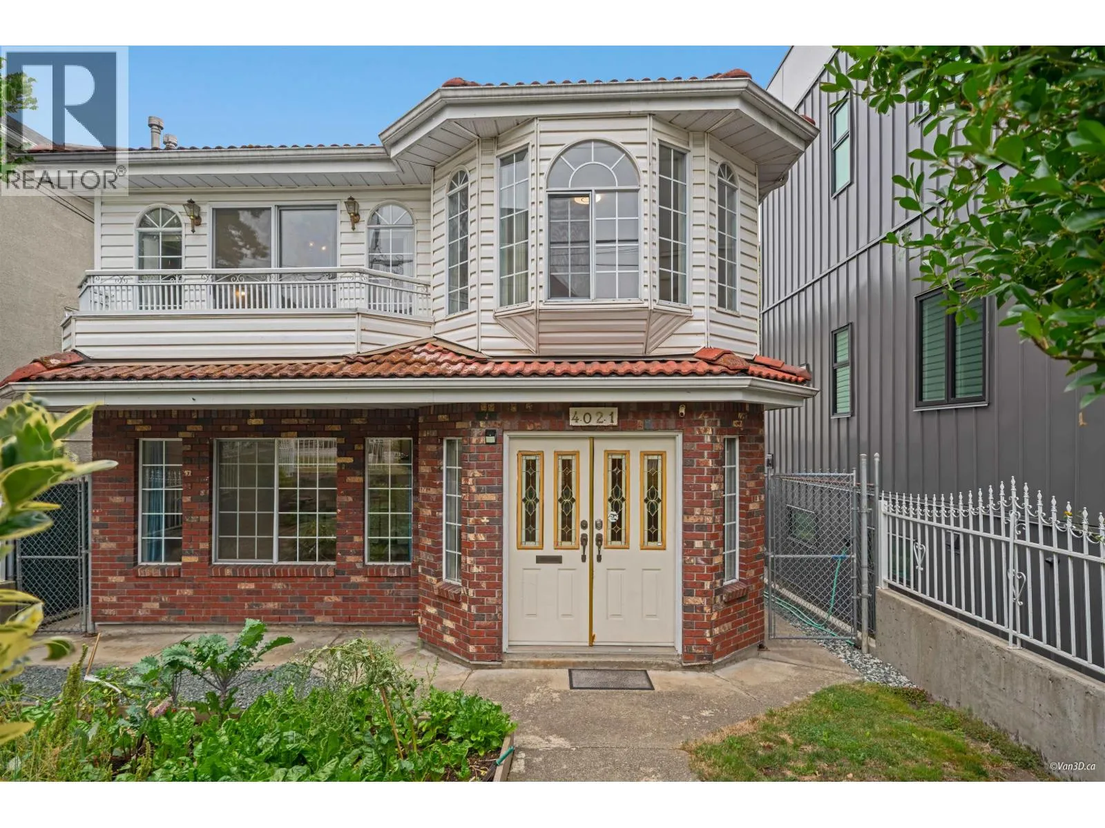 House for rent: 4021 Victoria Drive, Vancouver, British Columbia V5N 4M9