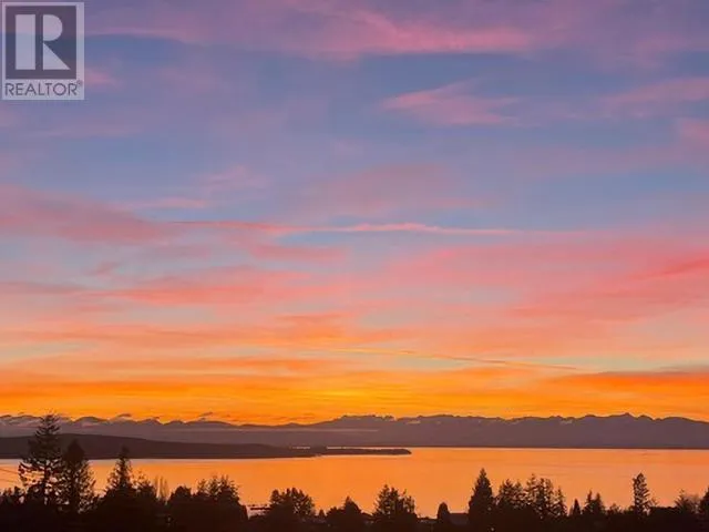 Apartment for rent: 402-7175 Duncan Street, Powell River, British Columbia V8A 1W3