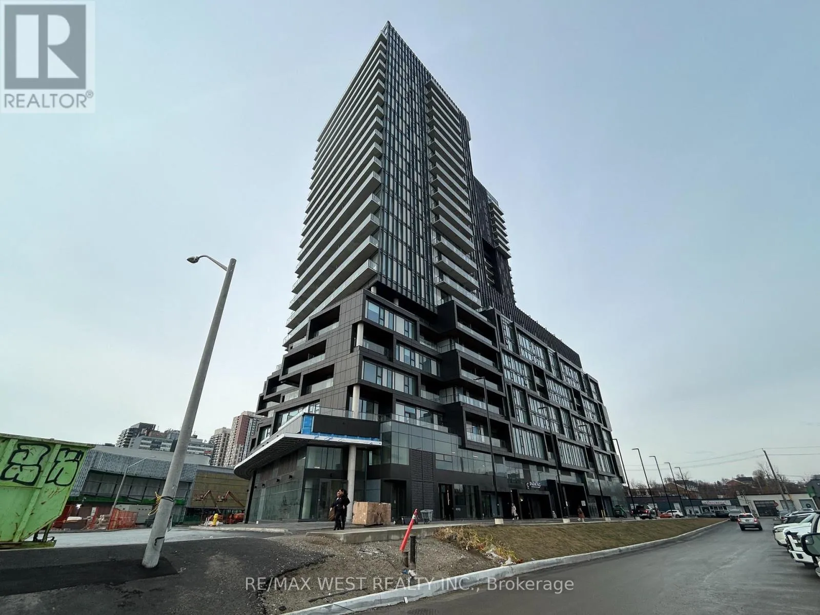 Apartment for rent: 403 - 10 Graphophone Grove, Toronto, Ontario M6H 0E5