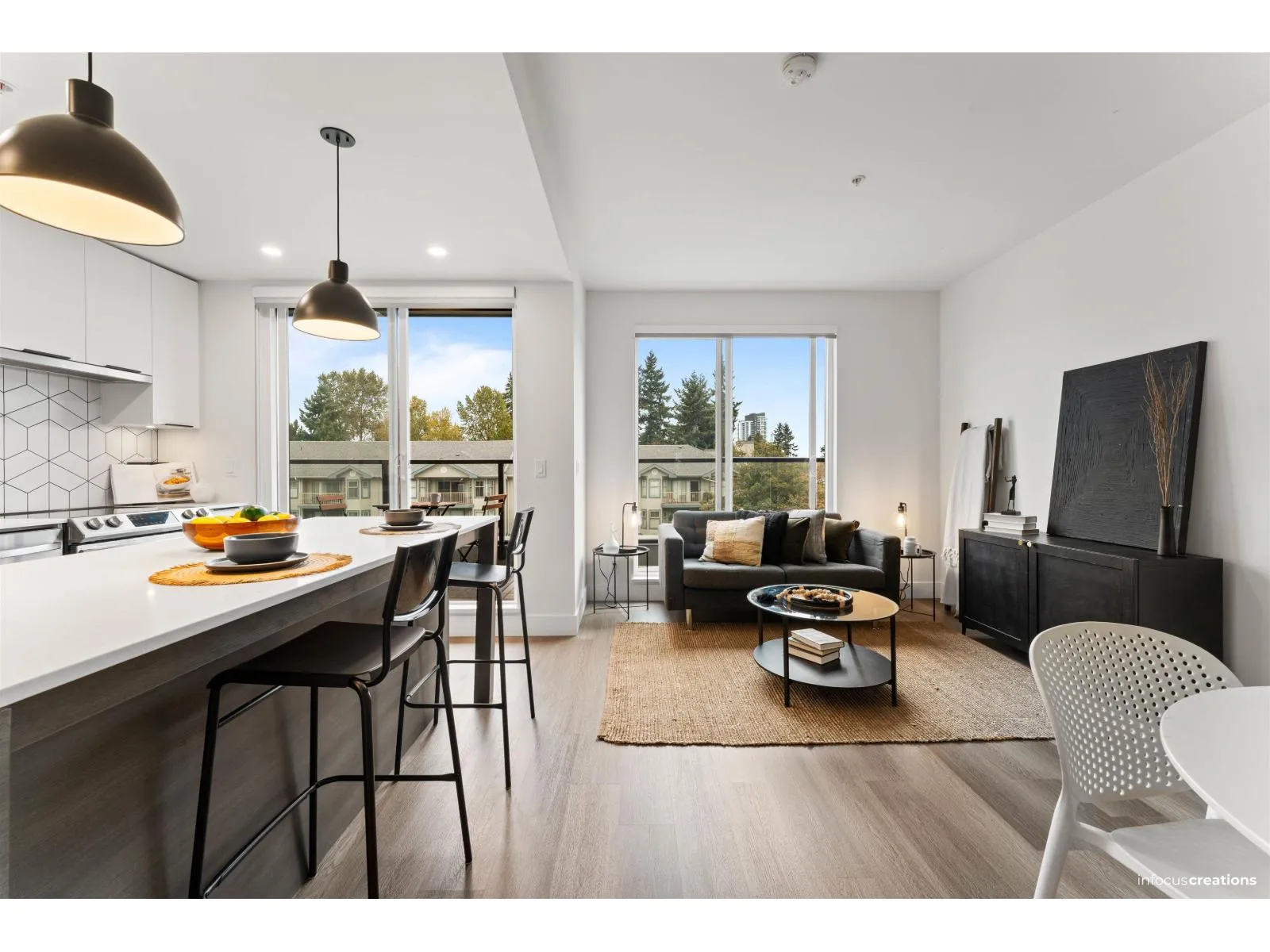 Apartment for rent: 403 10778 138 Street, Surrey, British Columbia V3T 0S5