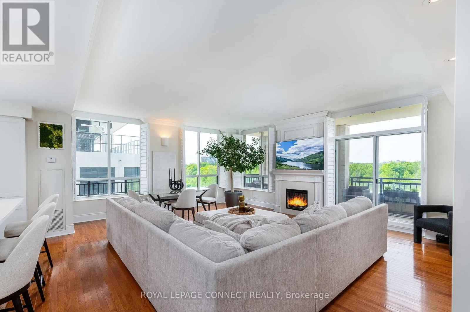 Apartment for rent: 403 - 1101 Leslie Street, Toronto, Ontario M3C 4G3