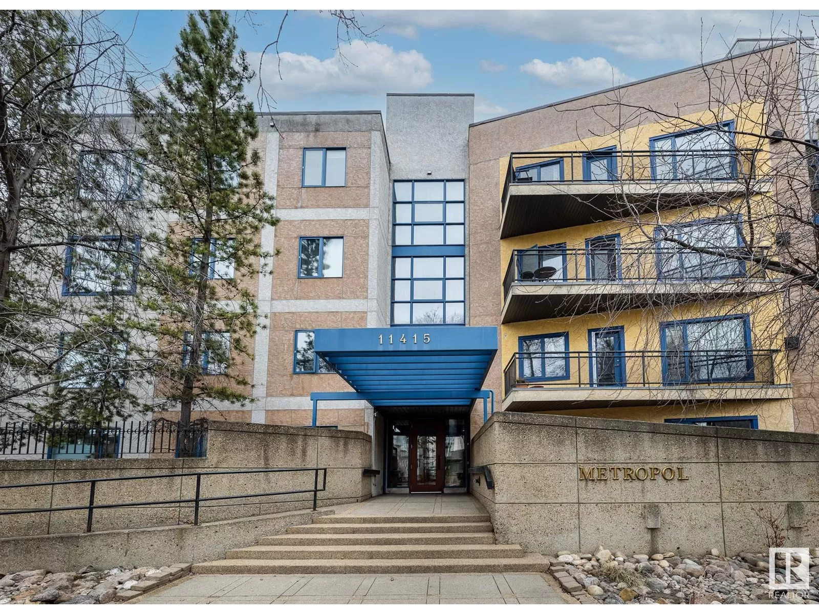 Apartment for rent: #403 11415 100 Av Nw, Edmonton, Alberta T5K 0J5