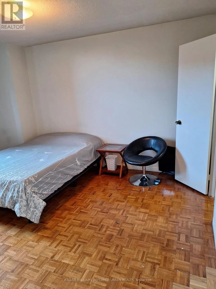 Apartment for rent: 403 - 1250 Bridletowne Circle, Toronto, Ontario M1W 2V1