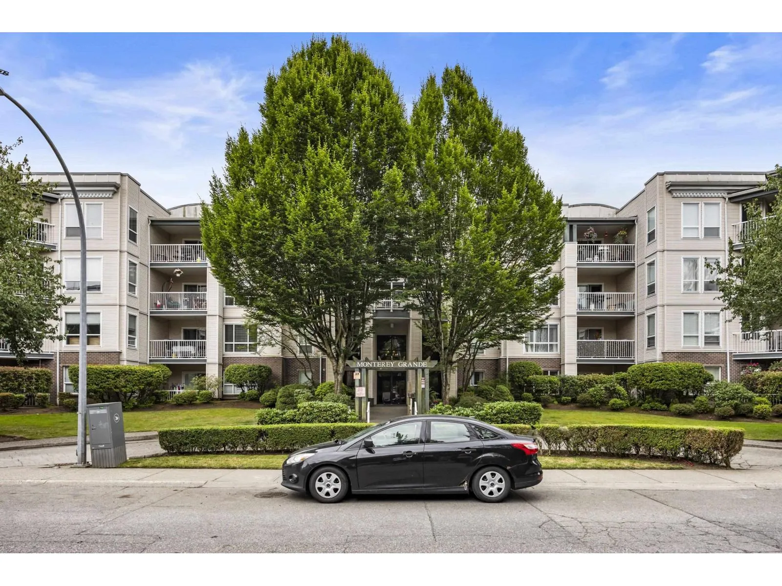 Apartment for rent: 403 20200 54a Avenue, Langley, British Columbia V3A 3W7