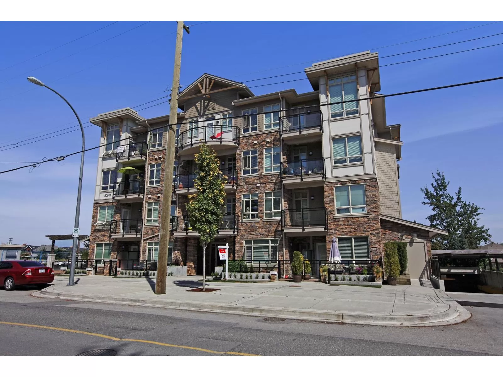 Apartment for rent: 403 20861 83 Avenue, Langley, British Columbia V2Y 0M8