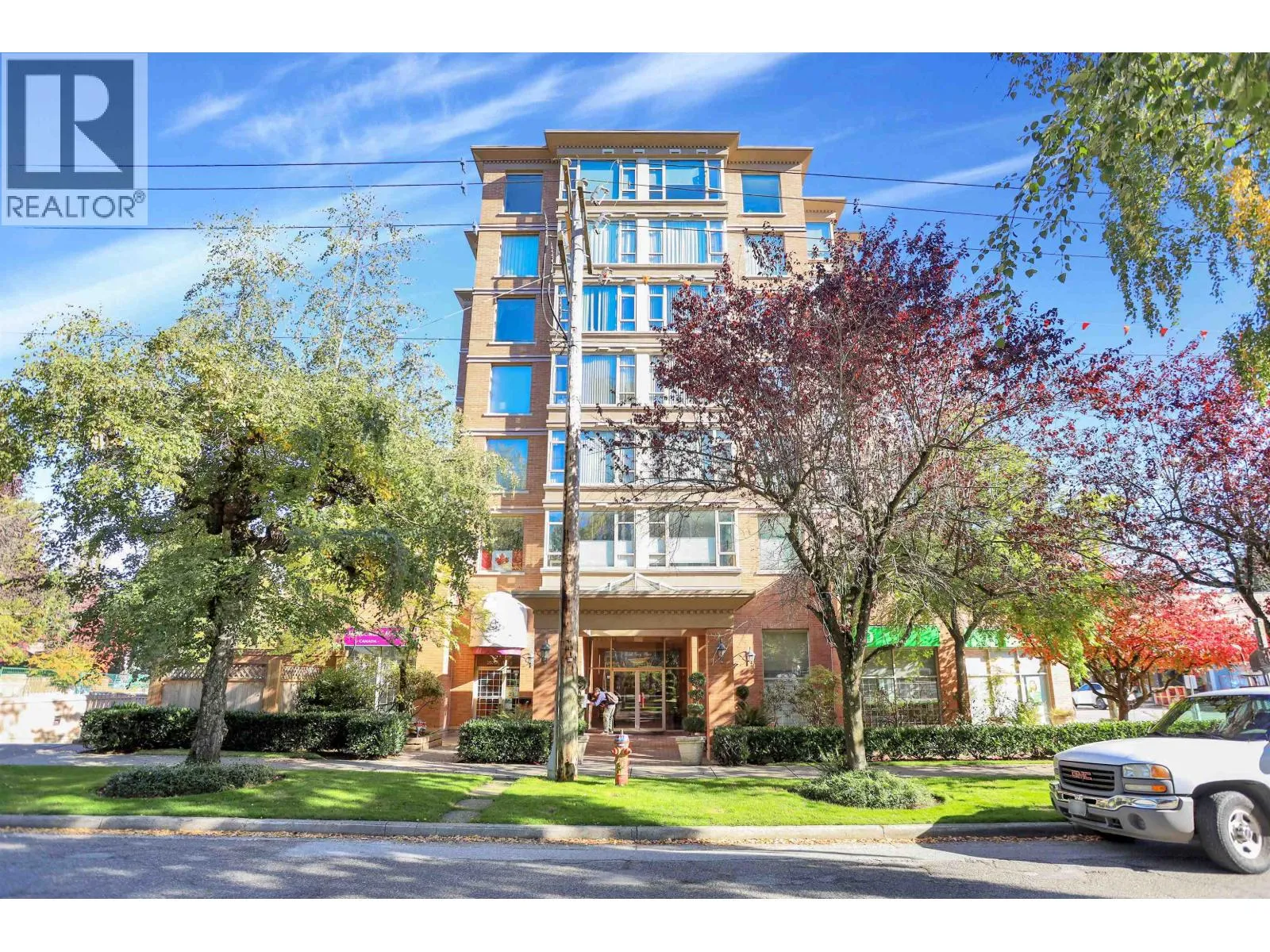 Apartment for rent: 403 2580 Tolmie Street, Vancouver, British Columbia V6R 4R4