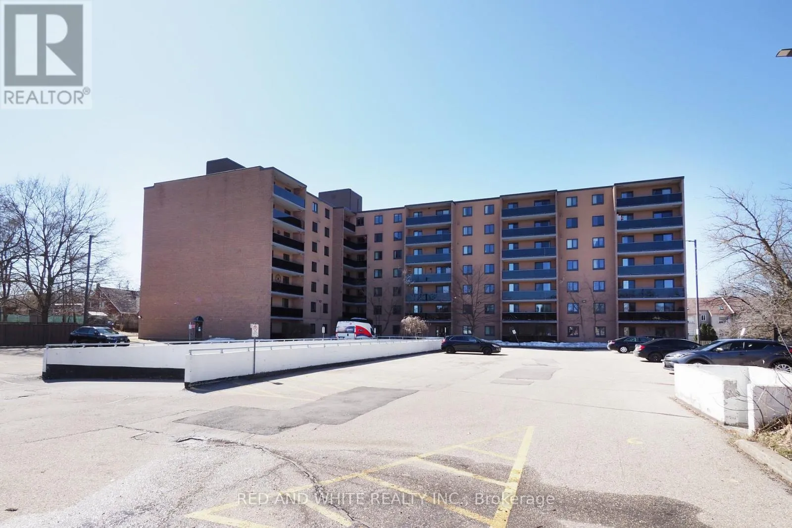 Apartment for rent: 403 - 29 West Avenue W, Kitchener, Ontario N2M 5E4