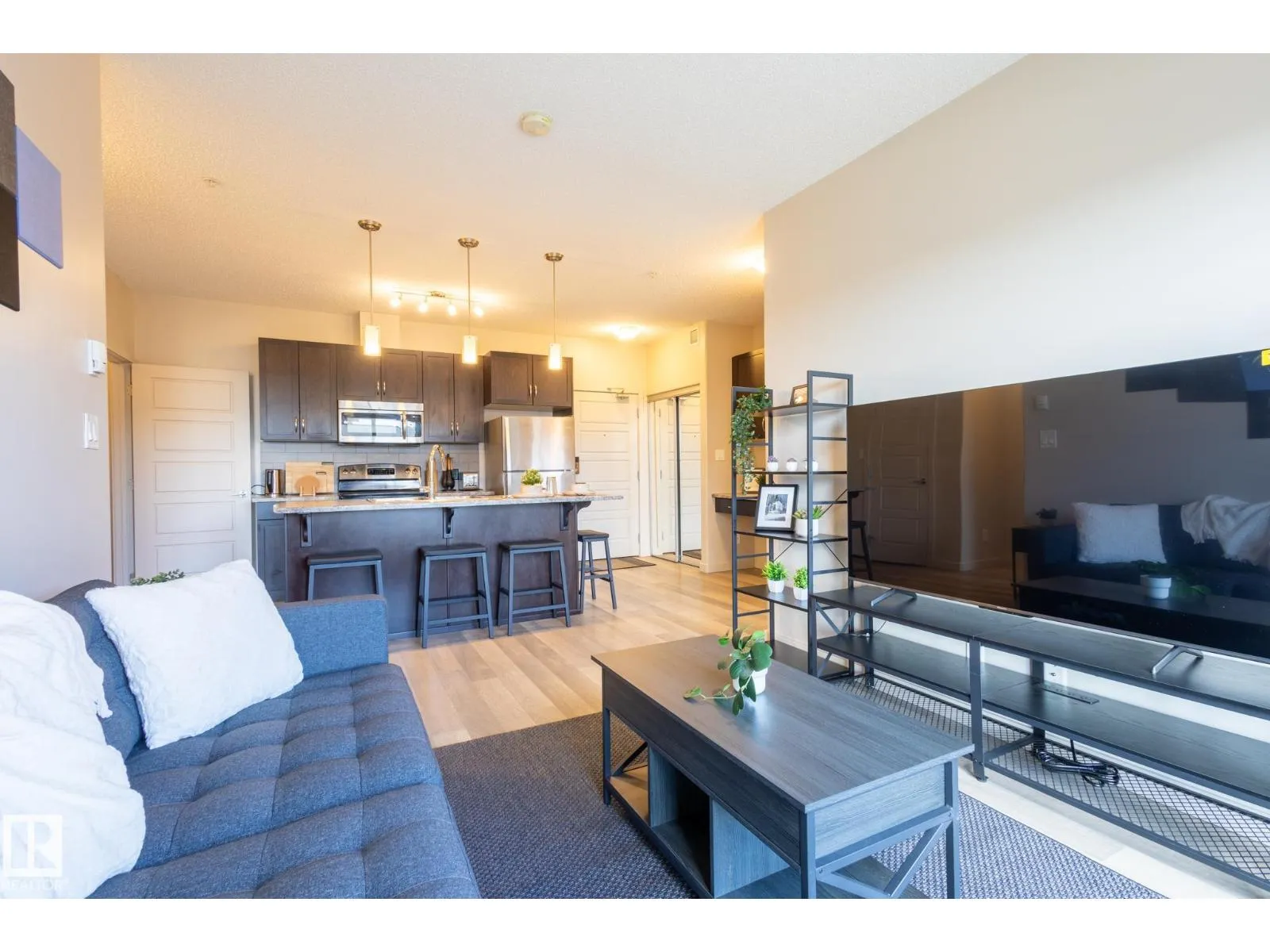 Apartment for rent: #403 320 Ambleside Li Sw, Edmonton, Alberta T6W 2Z9