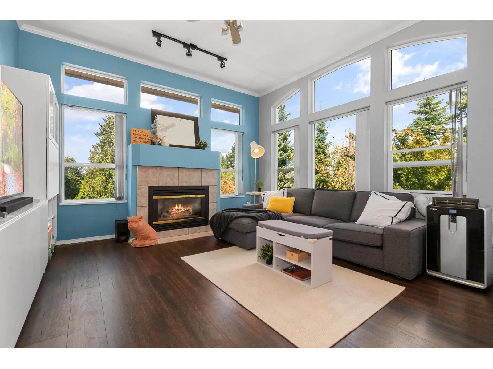 Apartment for rent: 403 33480 George Ferguson Way, Abbotsford, British Columbia V2S 8G1