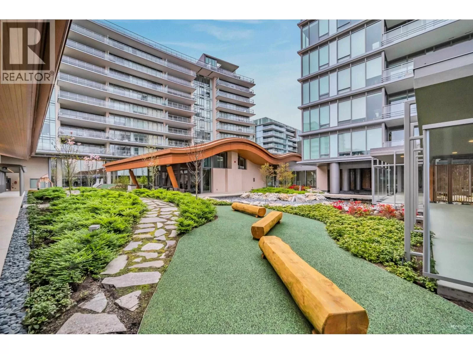 Apartment for rent: 403 6699 River Road, Richmond, British Columbia V7C 0E6