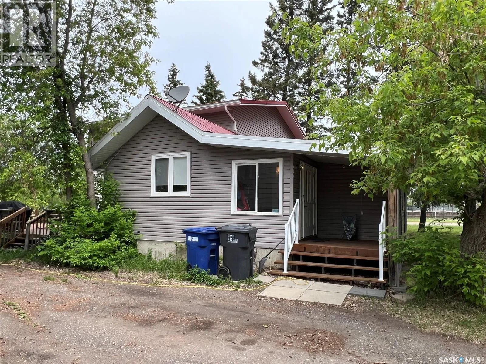 House for rent: 403 6th Street W, Meadow Lake, Saskatchewan S9X 1A6