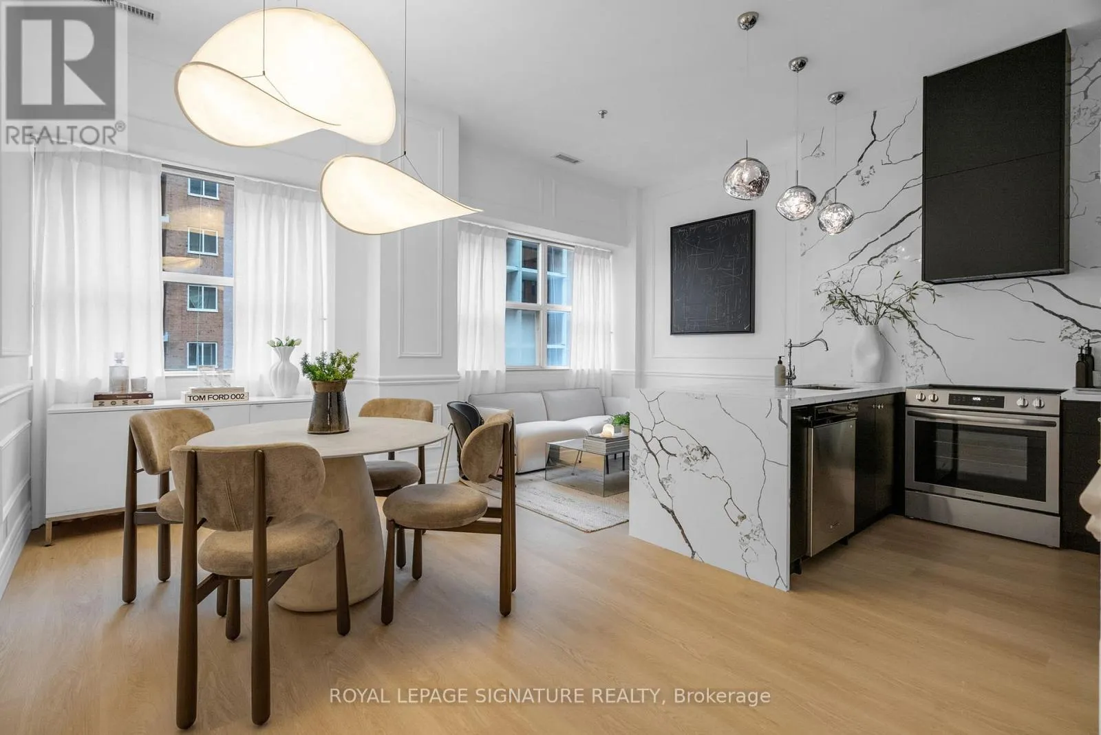 Apartment for rent: 403 - 700 King Street, Toronto, Ontario M5V 2Y6