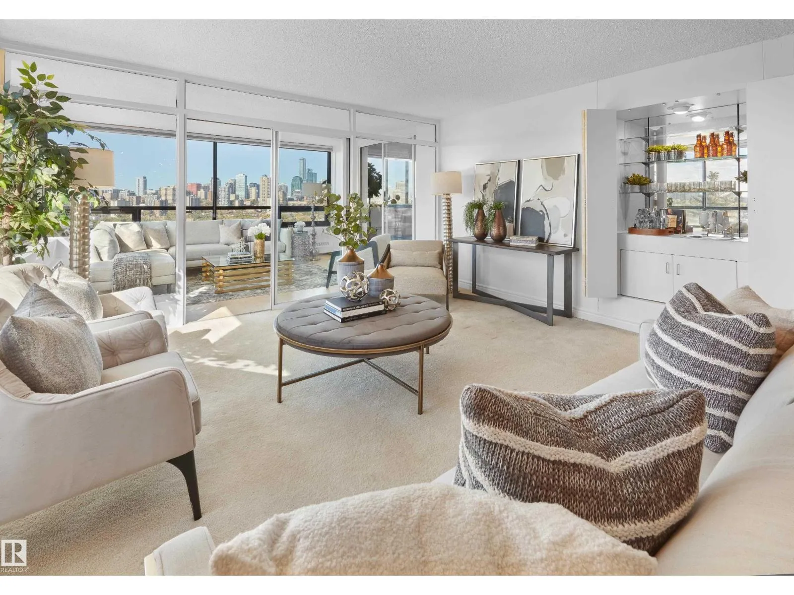 Apartment for rent: #403 9929 Saskatchewan Dr Nw, Edmonton, Alberta T6E 5J9