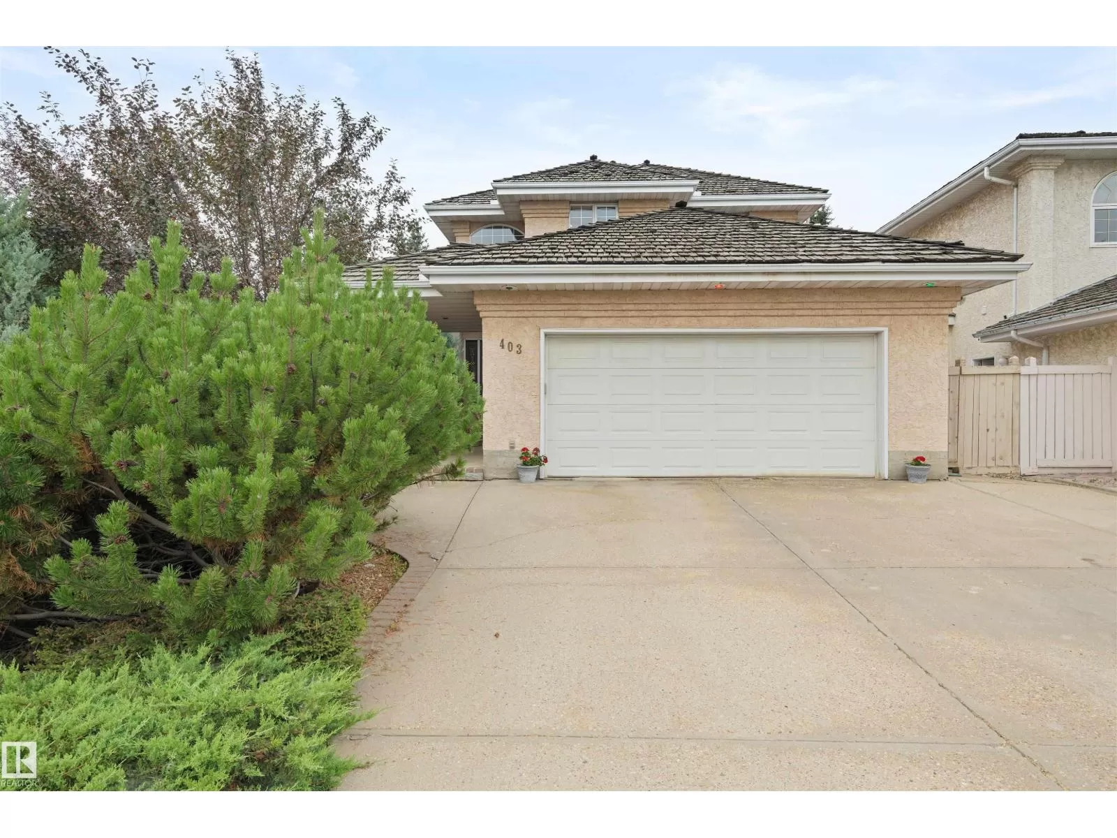 House for rent: 403 Twin Brooks Cr Nw, Edmonton, Alberta T6J 6V2