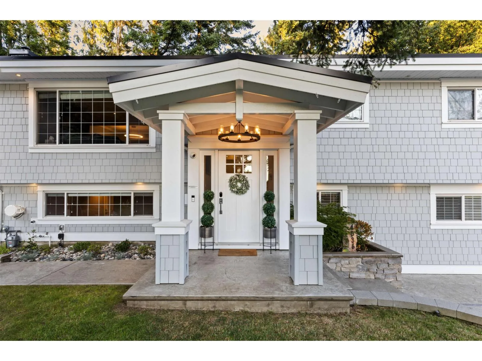 House for rent: 4036 196 Street, Langley, British Columbia V3A 1A1