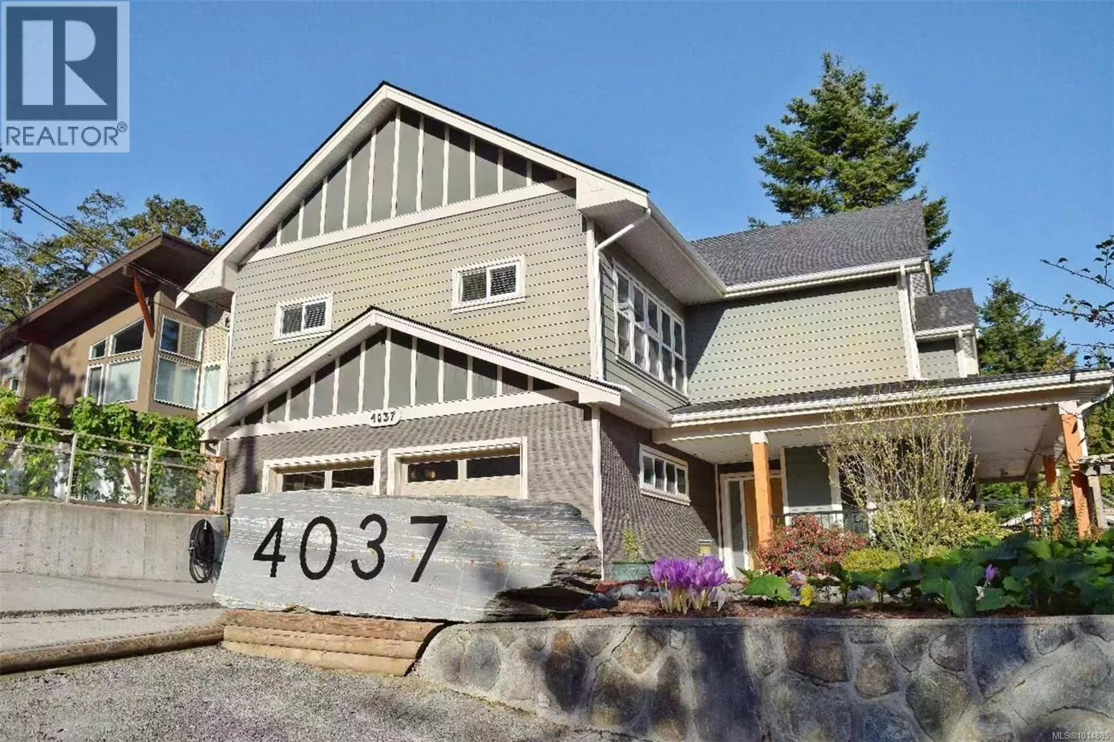 House for rent: 4037 Nelthorpe St, Saanich, British Columbia V8X 2A2