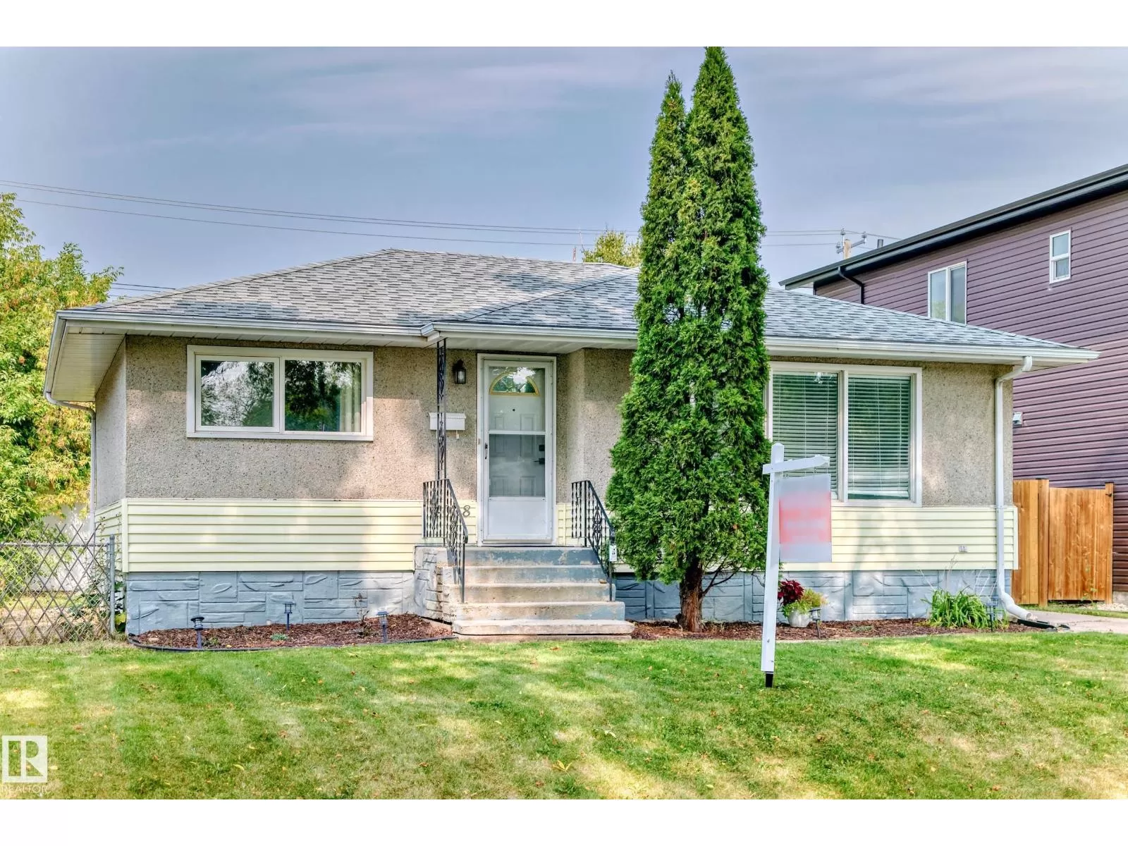 House for rent: 4038 113 Av Nw, Edmonton, Alberta T5W 0R3