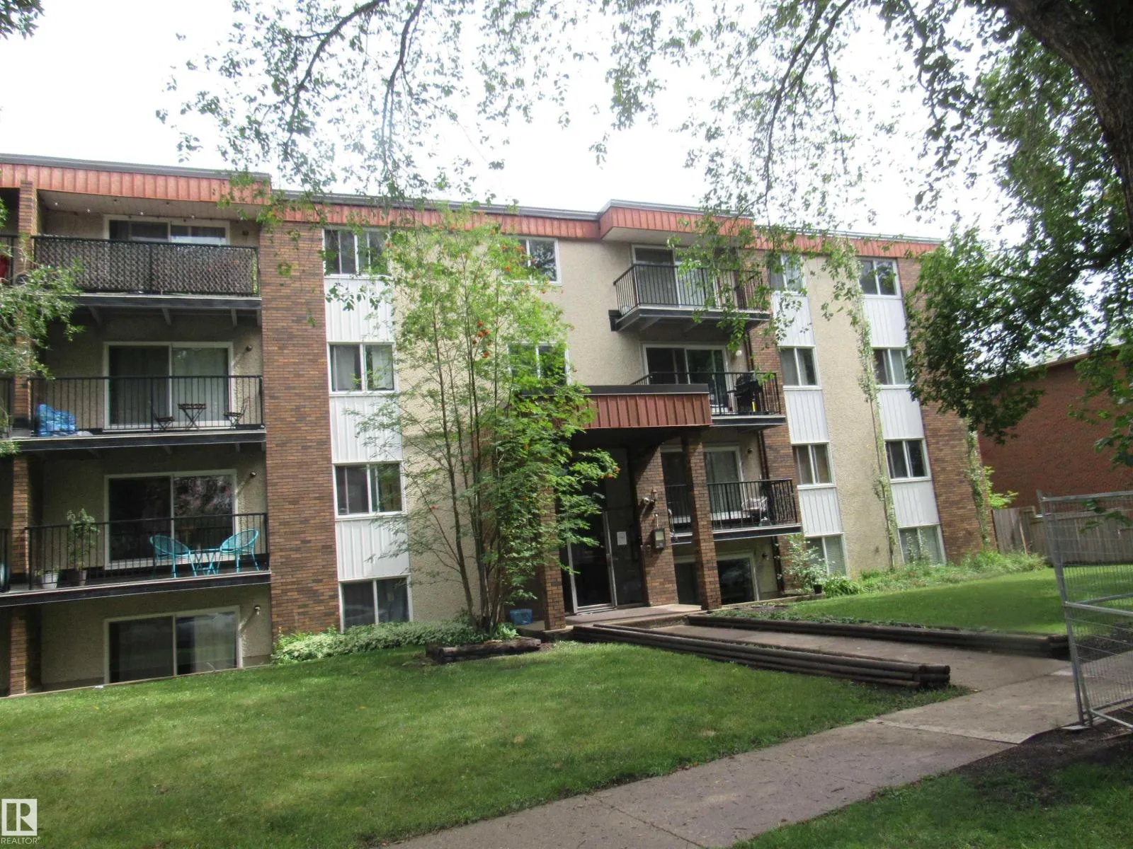 Apartment for rent: #404 10335 117 St Nw, Edmonton, Alberta T5K 1X8