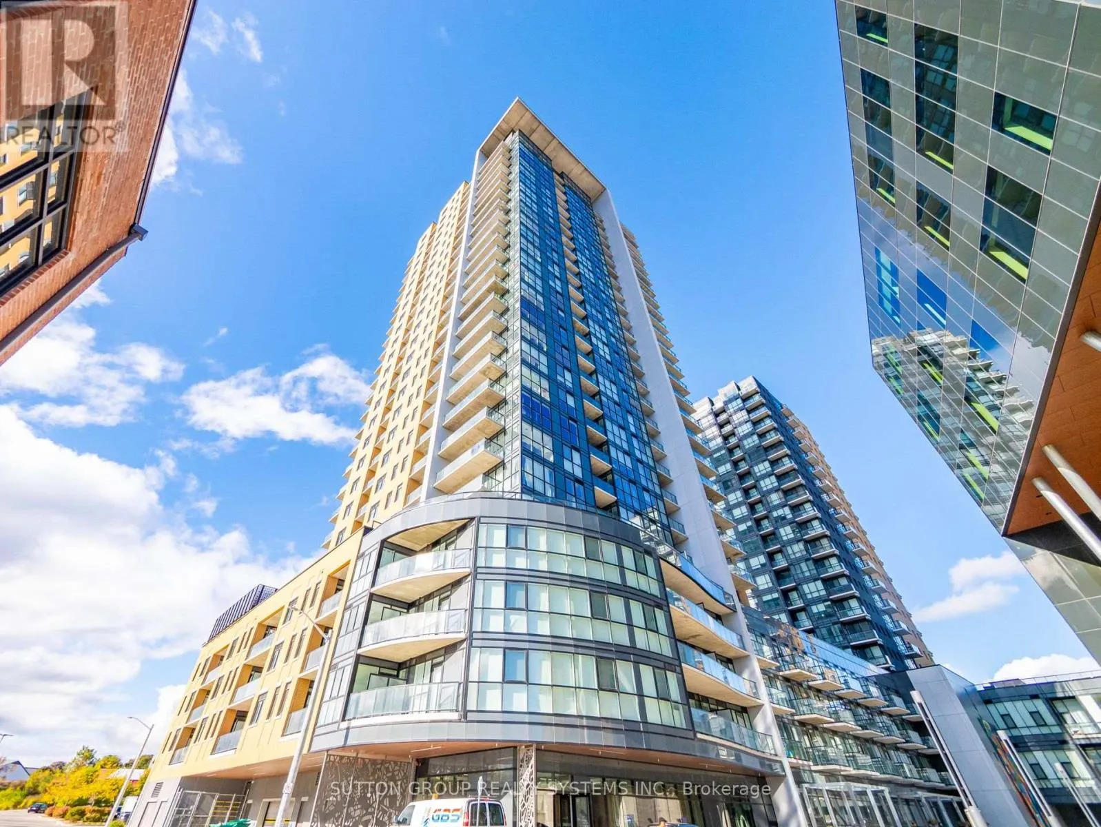 Apartment for rent: 404 - 108 Garment Street, Kitchener, Ontario N2G 0E2