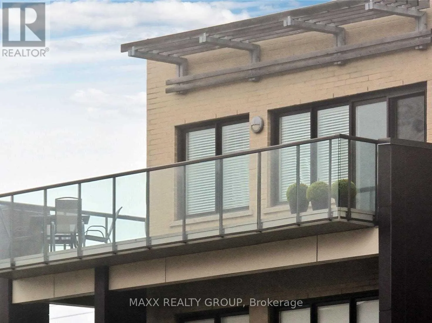 Apartment for rent: 404 - 5025 Harvard Road, Mississauga, Ontario L5M 0W6