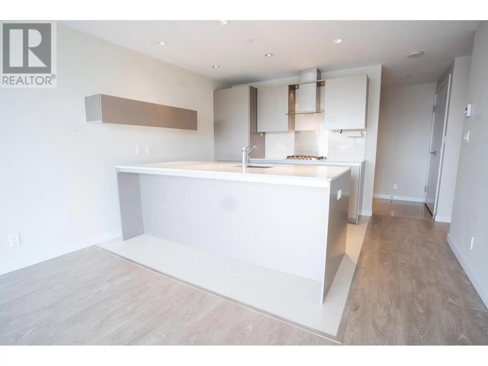 Apartment for rent: 404 5111 Brighouse Way, Richmond, British Columbia V7C 0A6