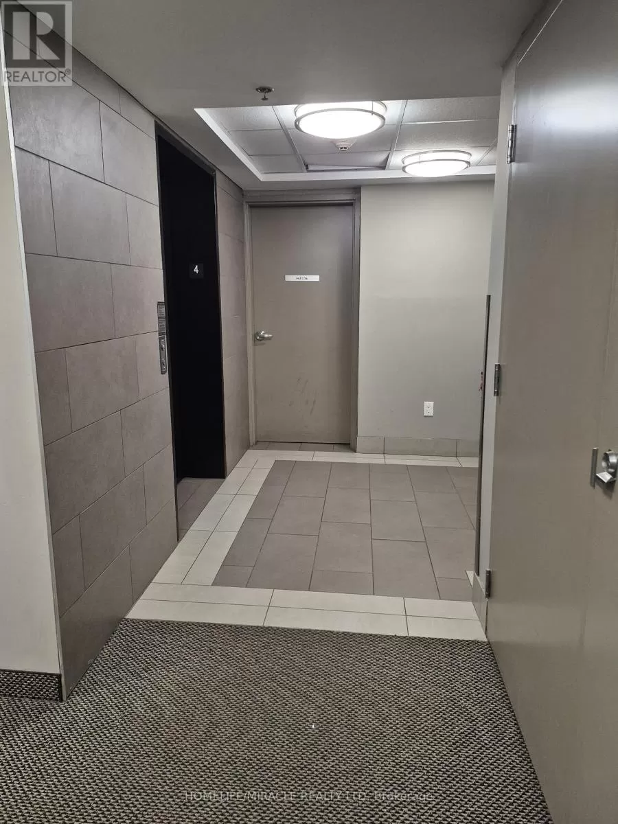 Apartment for rent: 404 - 70 Baycliffe Crescent, Brampton, Ontario L7A 0Z5