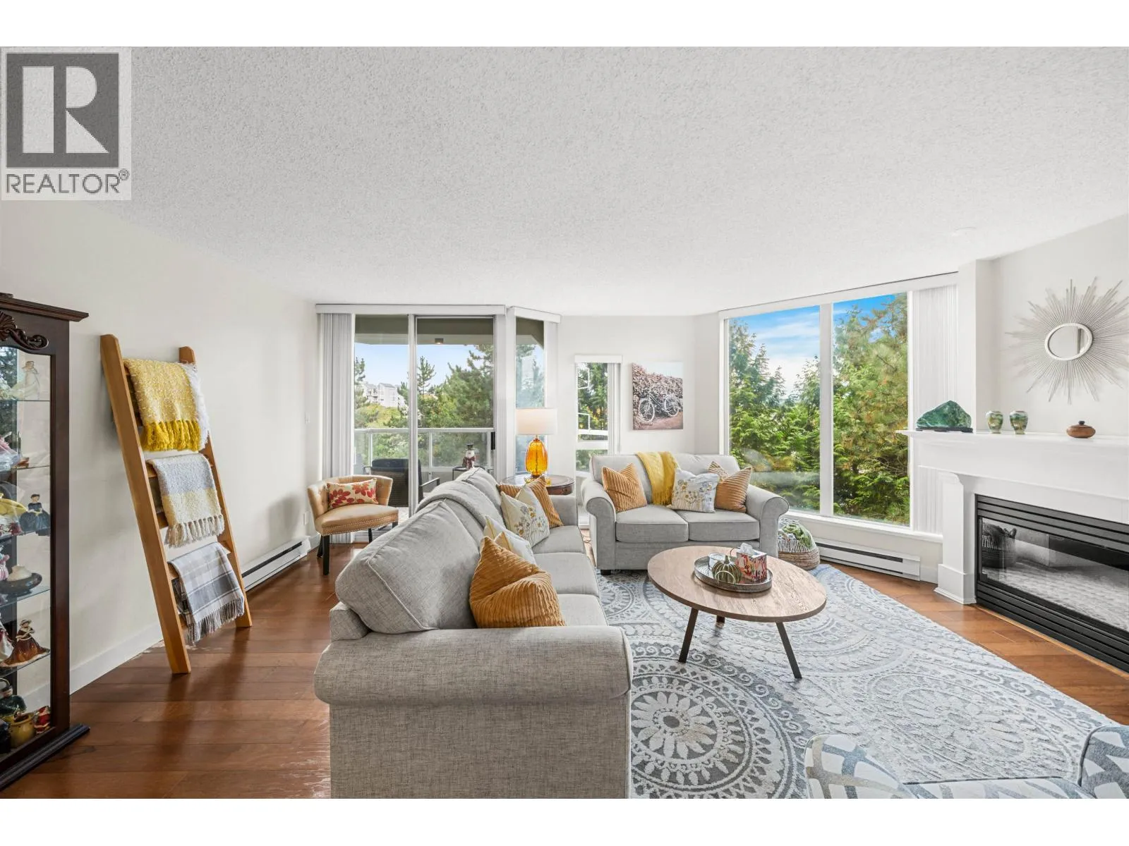 Apartment for rent: 404 71 Jamieson Court, New Westminster, British Columbia V3L 5R4