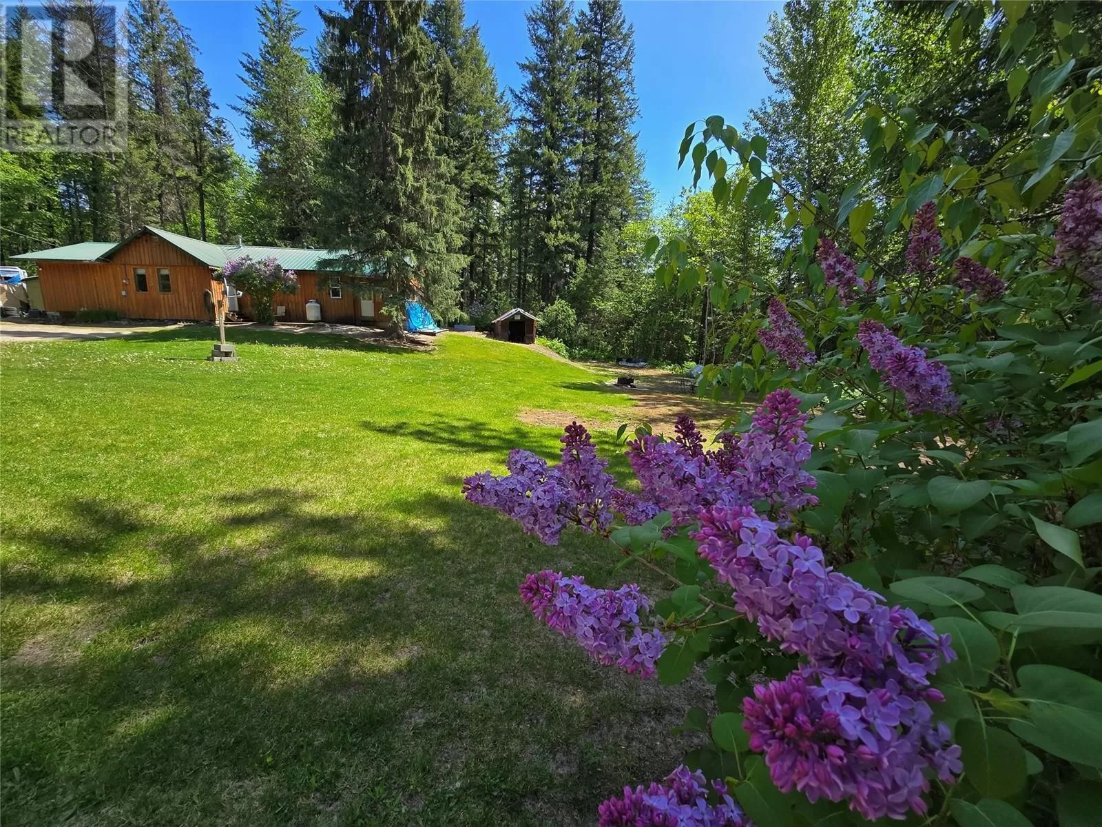 House for rent: 404 Haywood Road, Clearwater, British Columbia V0E 1N1