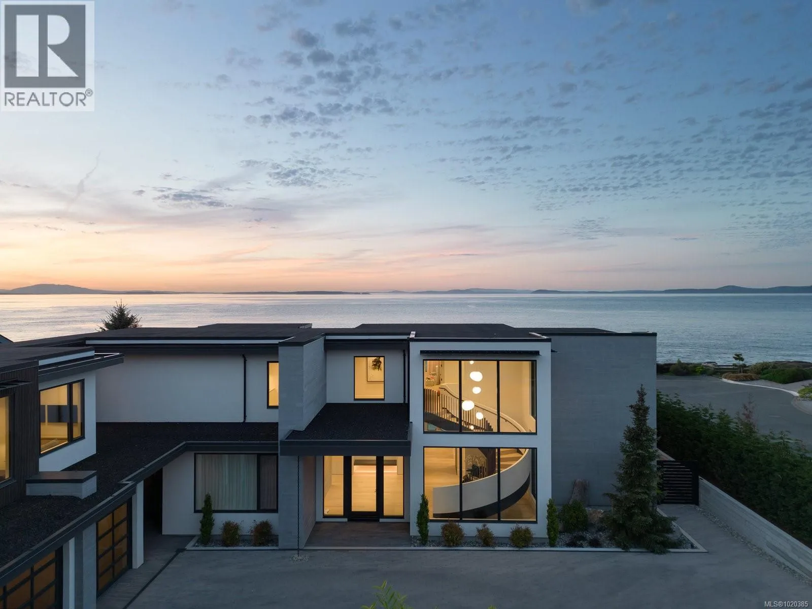 House for rent: 4040 White Rock St, Saanich, British Columbia V8N 2K4