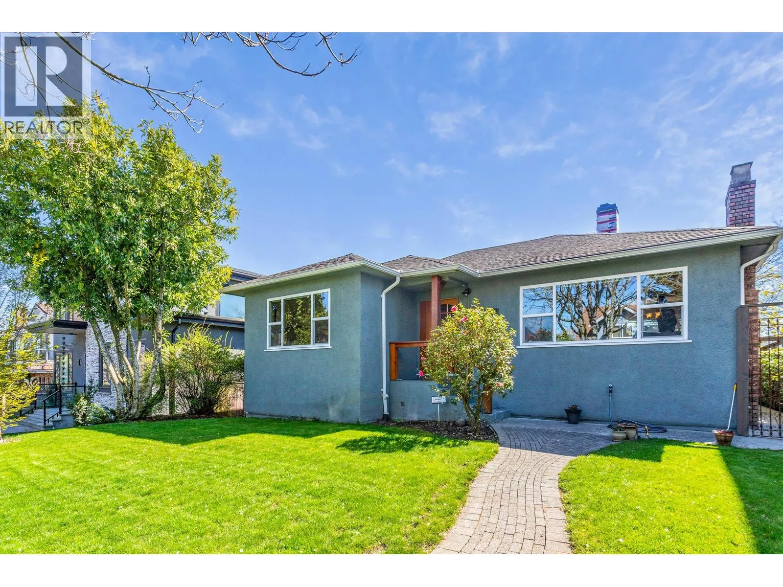 House for rent: 4046 Eton Street, Burnaby, British Columbia V5C 1J7