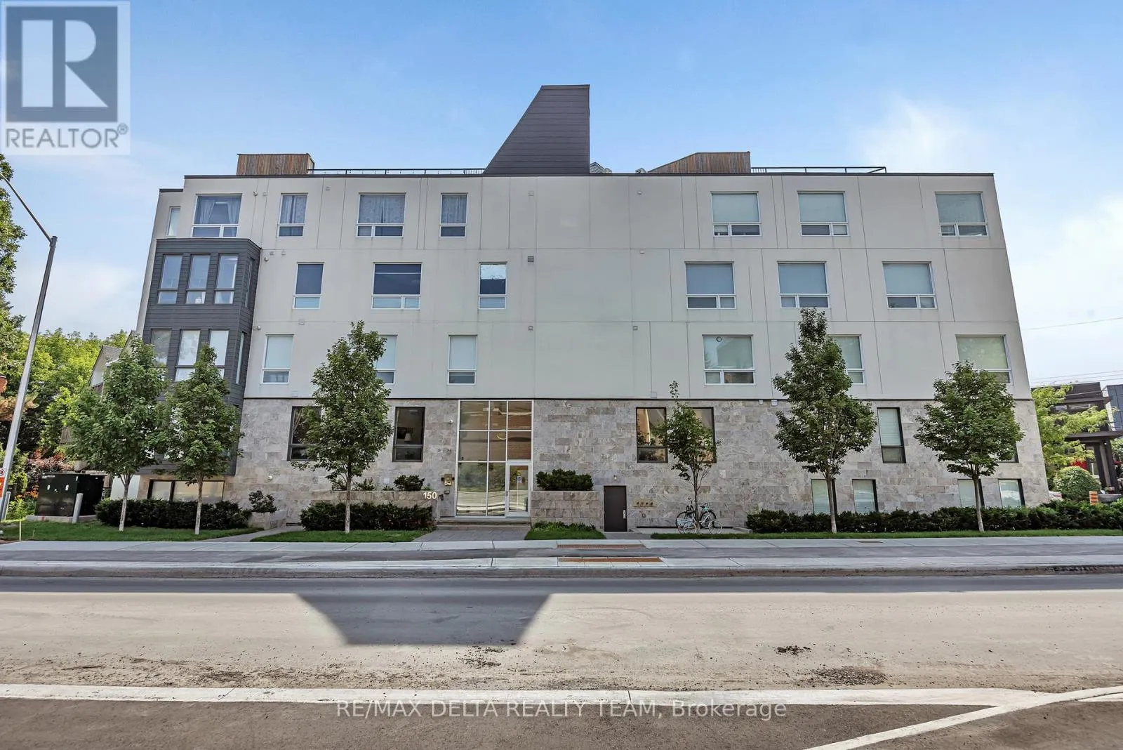 Apartment for rent: 405 - 150 Greenfield Avenue, Ottawa, Ontario K1S 5W6