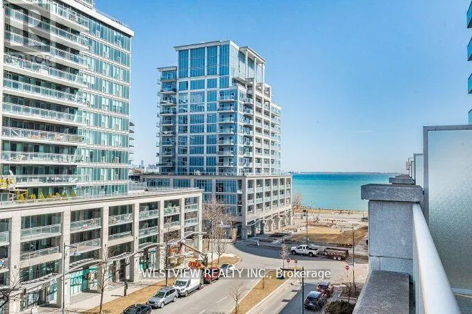 Apartment for rent: 405 - 16 Brookers Lane, Toronto, Ontario M8V 0A5