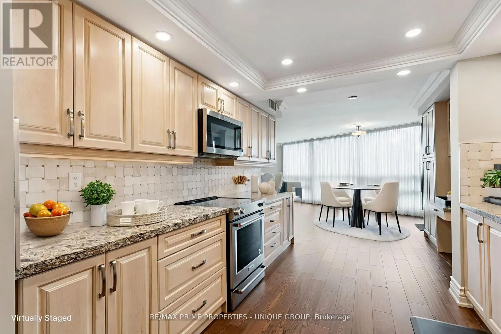 Apartment for rent: 405 - 2010 Islington Avenue, Toronto, Ontario M9P 3S8