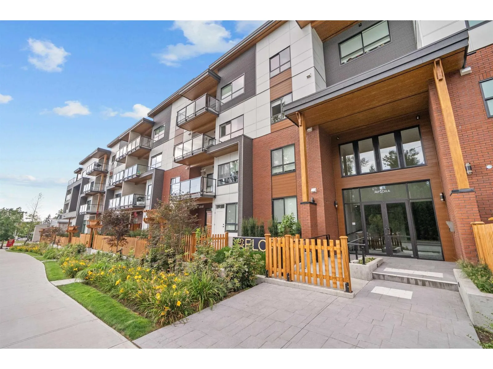 Apartment for rent: 405 20286 72b Avenue, Langley, British Columbia V2Y 1T9