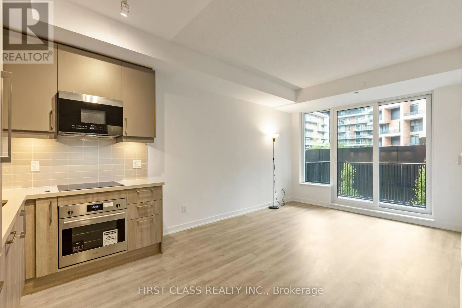 Apartment for rent: 405 - 38 Simcoe Promenade W, Markham, Ontario L6G 0H7