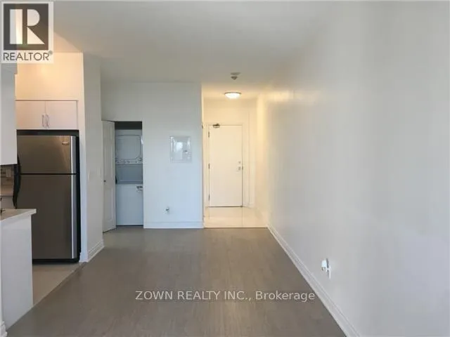 Apartment for rent: 405 - 388 Prince Of Wales Drive, Mississauga, Ontario L5B 0A1